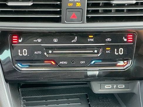 New 2026 Volkswagen Jetta SE FWD image 22