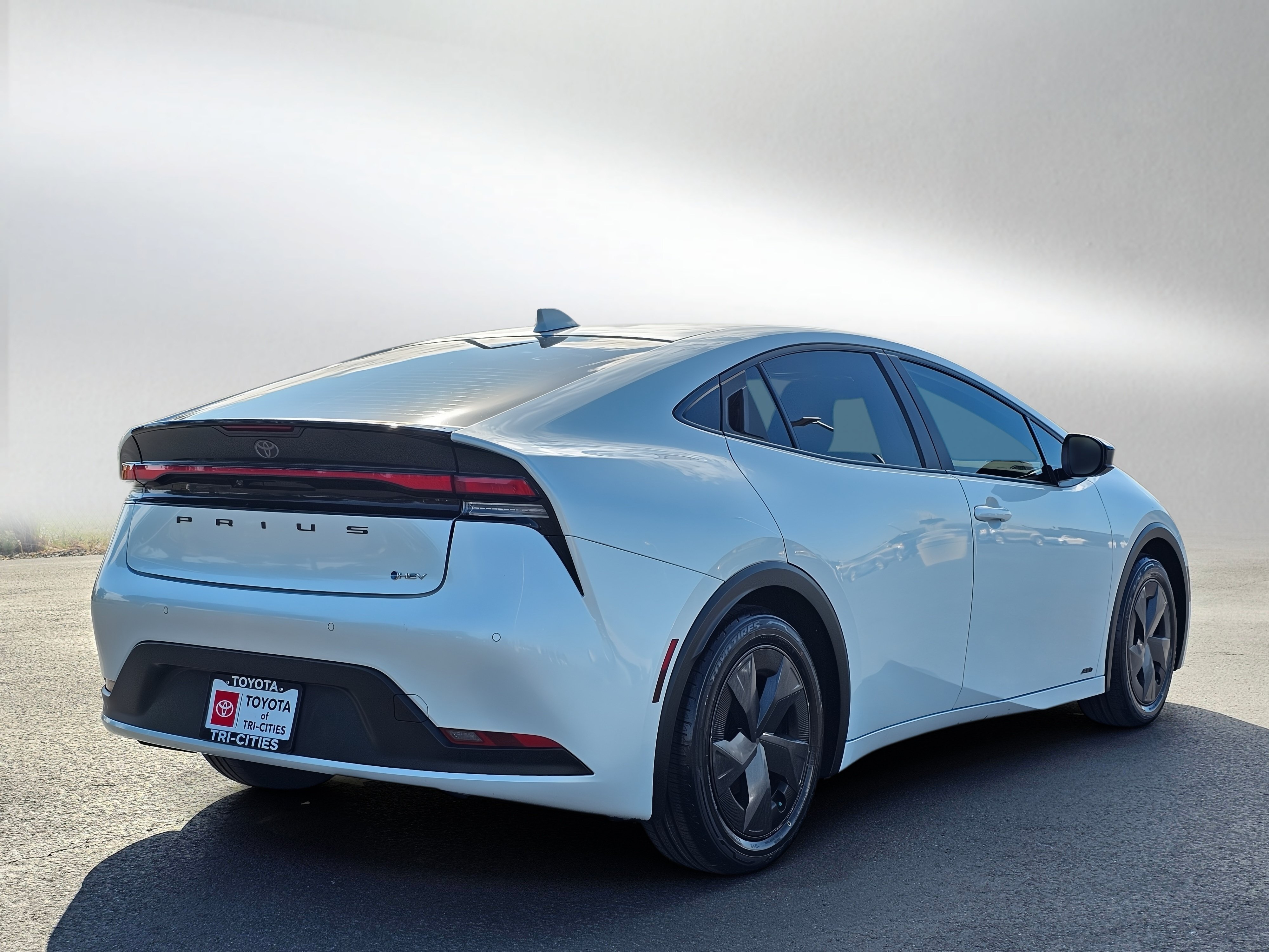 Certified 2023 Toyota Prius LE AWD/4WD image 5
