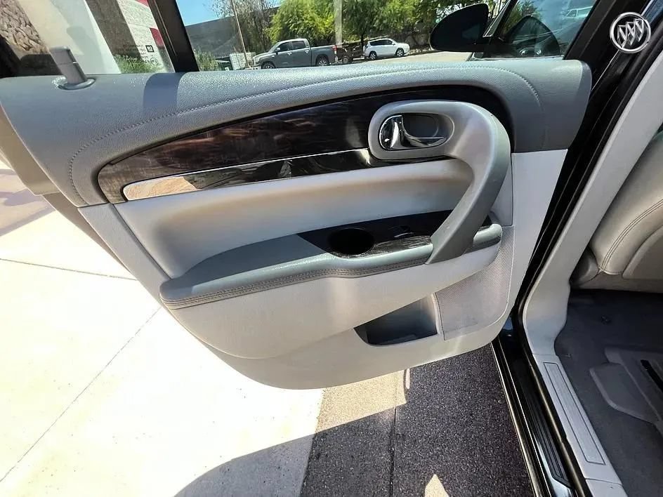 Used 2015 Buick Enclave Leather FWD image 12