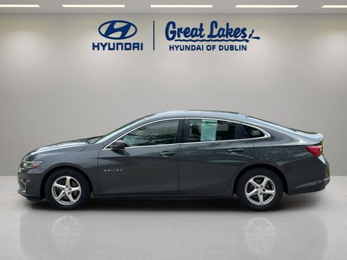 Used 2018 Chevrolet Malibu LS FWD image 2