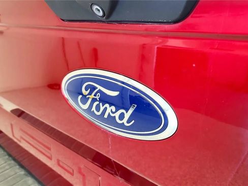 Used 2018 Ford F150 XLT w/ Equipment Group 302A Luxury AWD/4WD image 16