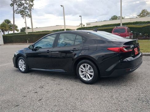 Certified 2025 Toyota Camry LE image 6