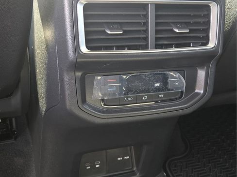 New 2026 Volkswagen Atlas SE image 12