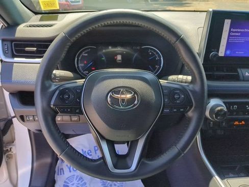 Certified 2024 Toyota RAV4 SE w/ Convenience Package AWD/4WD image 17