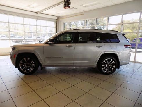 Used 2023 Jeep Grand Cherokee L Overland w/ MOPAR Finishing Package AWD/4WD image 4