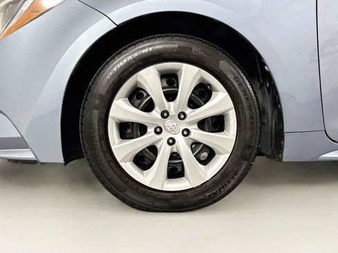 Used 2020 Toyota Corolla LE FWD image 36