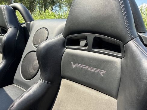 Used 2004 Dodge Viper SRT-10 image 20