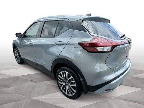 Used 2022 Nissan Kicks SV FWD image 6