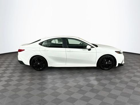 Used 2025 Toyota Camry SE FWD image 12