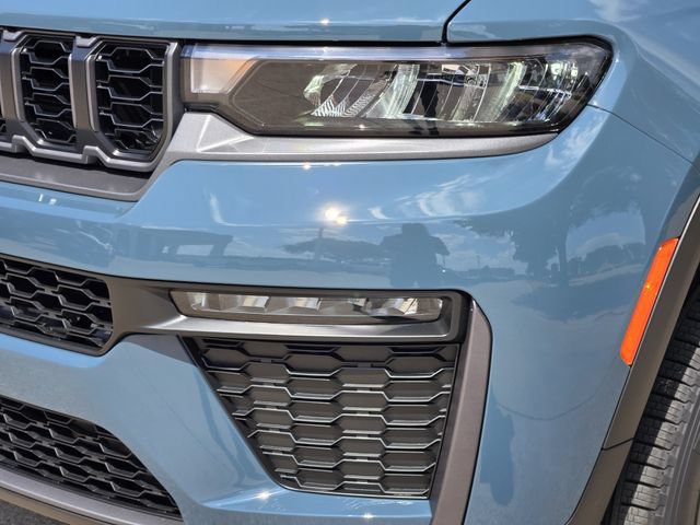 New 2027 Jeep Grand Cherokee Limited RWD image 5