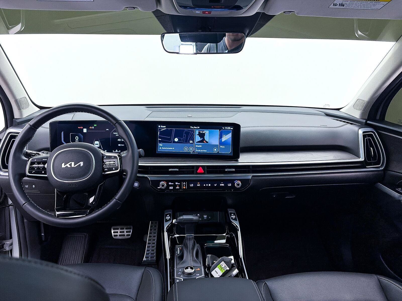 Used 2025 Kia Sorento SX AWD/4WD image 21