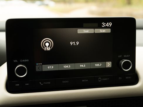 Certified 2025 Honda HR-V LX image 30