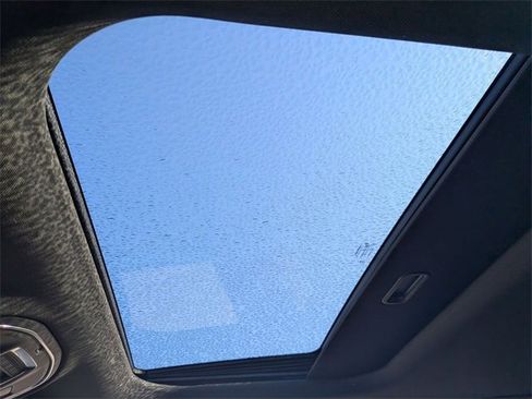 New 2025 Jeep Grand Cherokee Altitude image 13