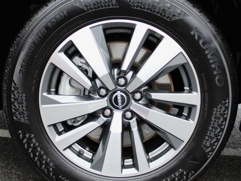 Certified 2024 Nissan Pathfinder SL image 9