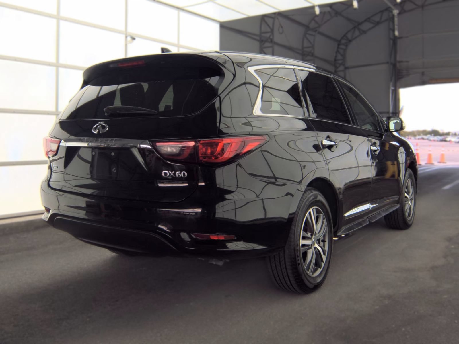 Used 2020 INFINITI QX60 Pure AWD/4WD image 2