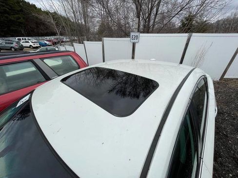 Used 2015 Nissan Altima 2.5 SL w/ Technology Package image 10