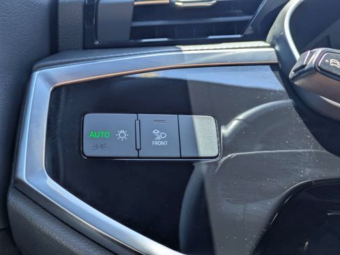 Certified 2024 Audi Q3 2.0T Premium AWD/4WD image 24
