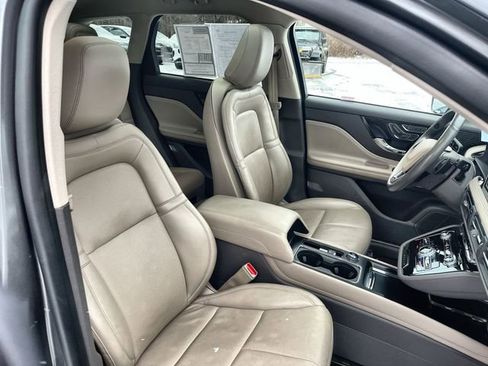 Used 2022 Lincoln Corsair AWD w/ Premium Package image 28