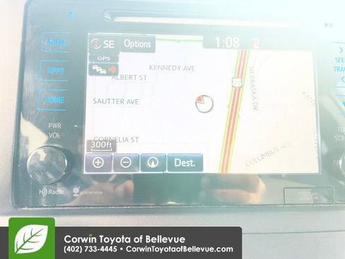 Used 2015 Toyota Sienna L image 19