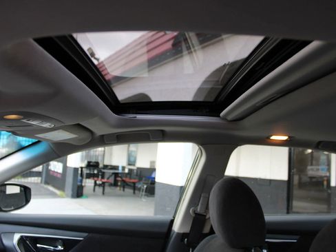 Used 2013 Nissan Altima 2.5 SV w/ 2.5SV Convenience Pkg image 12