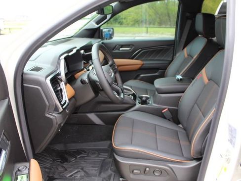 New 2026 GMC Canyon AT4 AWD/4WD image 9