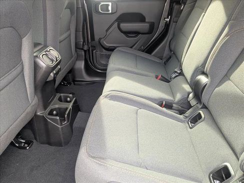 New 2026 Jeep Gladiator Sport AWD/4WD image 15