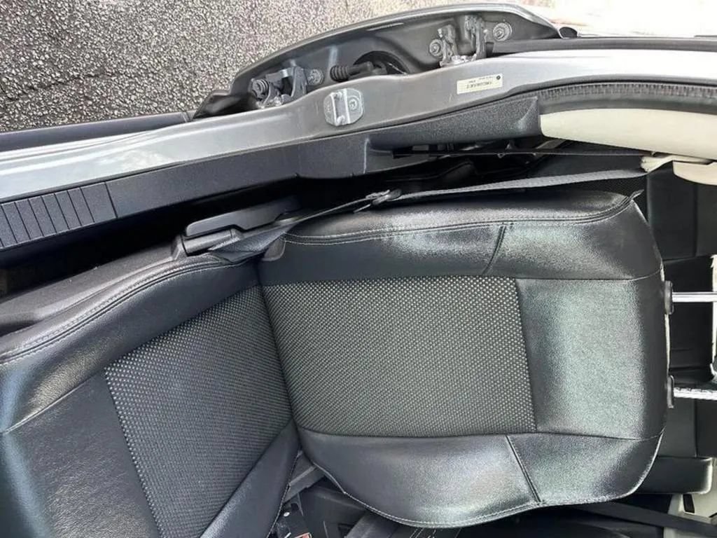 Used 2016 Jeep Compass Latitude FWD image 32