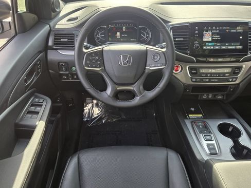 Used 2024 Honda Passport EX-L image 11