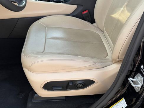 Used 2023 Jeep Grand Cherokee Limited w/ Luxury Tech Group II image 22