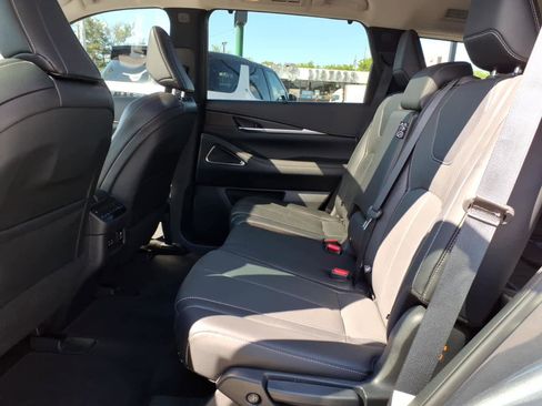Certified 2023 INFINITI QX60 Sensory w/ Cargo Package AWD/4WD image 13
