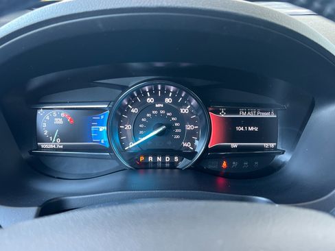Used 2017 Ford Explorer XLT w/ Equipment Group 202A FWD image 26