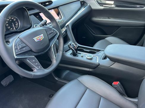 Used 2024 Cadillac XT5 Premium Luxury FWD image 11