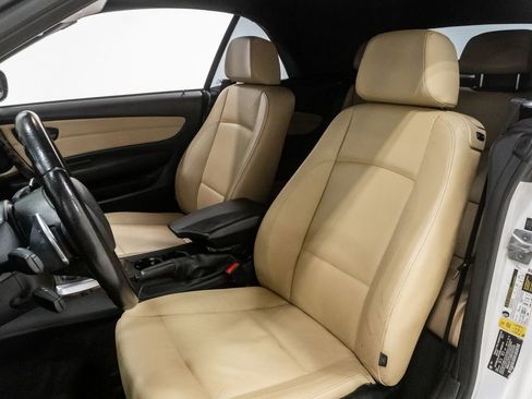Used 2011 BMW 135i Convertible RWD image 9