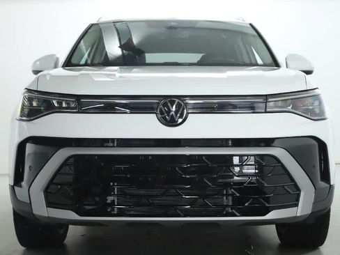 Certified 2025 Volkswagen Taos SEL w/ Black Wheel Plus Package AWD/4WD image 5