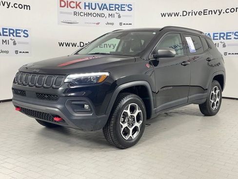Used 2022 Jeep Compass Trailhawk w/ Trailhawk Elite Group AWD/4WD image 1
