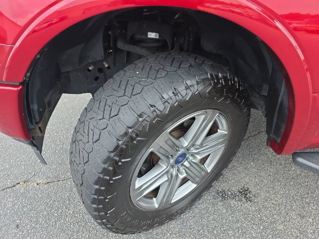 Used 2018 Ford F150 XLT w/ Equipment Group 302A Luxury AWD/4WD image 32