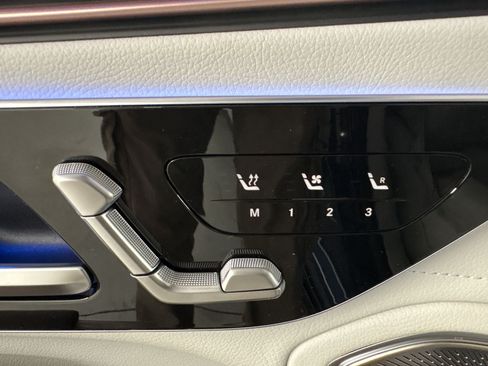 Certified 2023 Mercedes-Benz EQS 580 4MATIC Sedan image 28