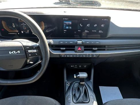 Used 2025 Kia K4 FWD image 10