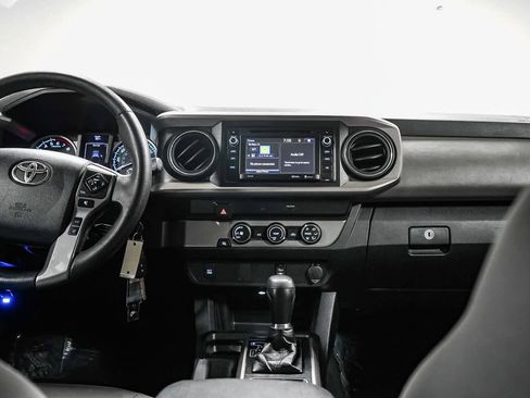 Certified 2019 Toyota Tacoma SR5 RWD image 17