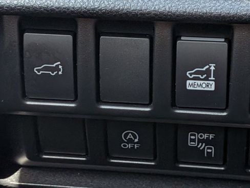 Used 2019 Subaru Forester Premium AWD/4WD image 11