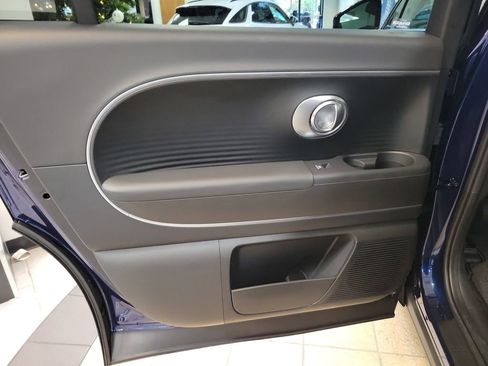 New 2026 Hyundai Ioniq 9 S image 12