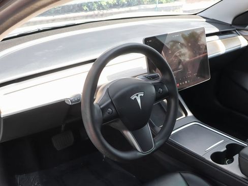 Used 2023 Tesla Model 3 Standard Range RWD image 17