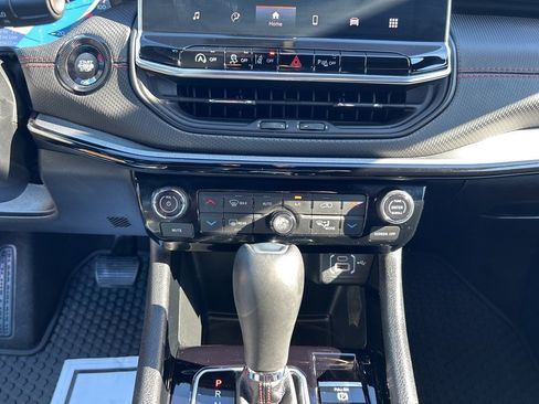 Used 2024 Jeep Compass Trailhawk w/ Trailhawk Convenience Group image 28