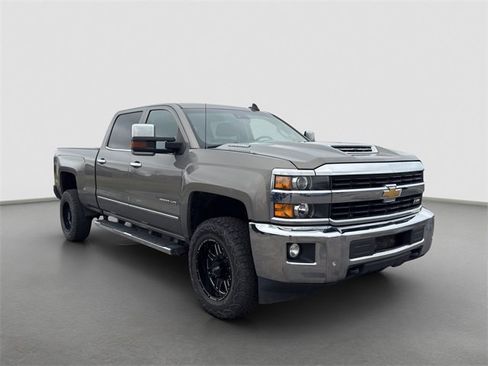 Used 2017 Chevrolet Silverado 2500 LTZ image 8