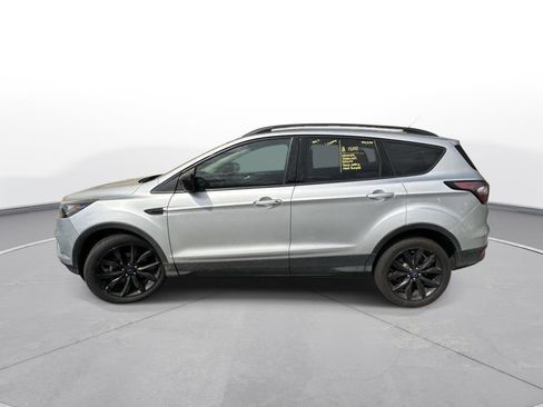 Used 2018 Ford Escape SE w/ SE Sport Appearance Package FWD image 9