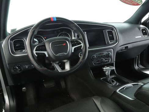 Used 2018 Dodge Charger GT image 2