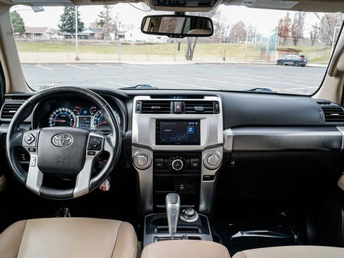 Used 2014 Toyota 4Runner SR5 image 10