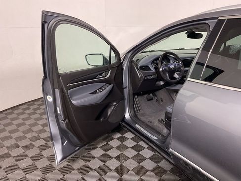Used 2019 Buick Enclave Essence image 19