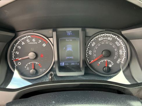 Used 2020 Toyota Tacoma SR w/ SR Convenience Package RWD image 24
