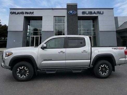 Used 2021 Toyota Tacoma TRD Off-Road w/ Technology Package AWD/4WD image 2